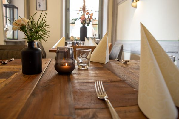 Gasthaus Zum Goldenen Hirsch - im Restaurant am Tisch